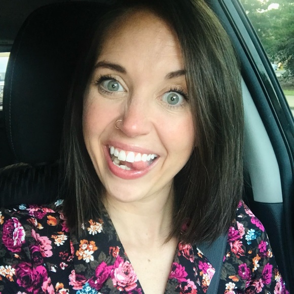 Meet your Posher, Sarah - Picture 2 of 2